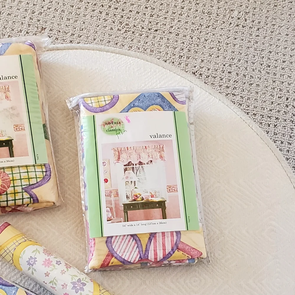 Waverly Kids Cheerful Flower Patch Yellow/Pink/Purple Gingham Valences+Wallpaper